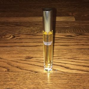 Estée Lauder beautiful perfume